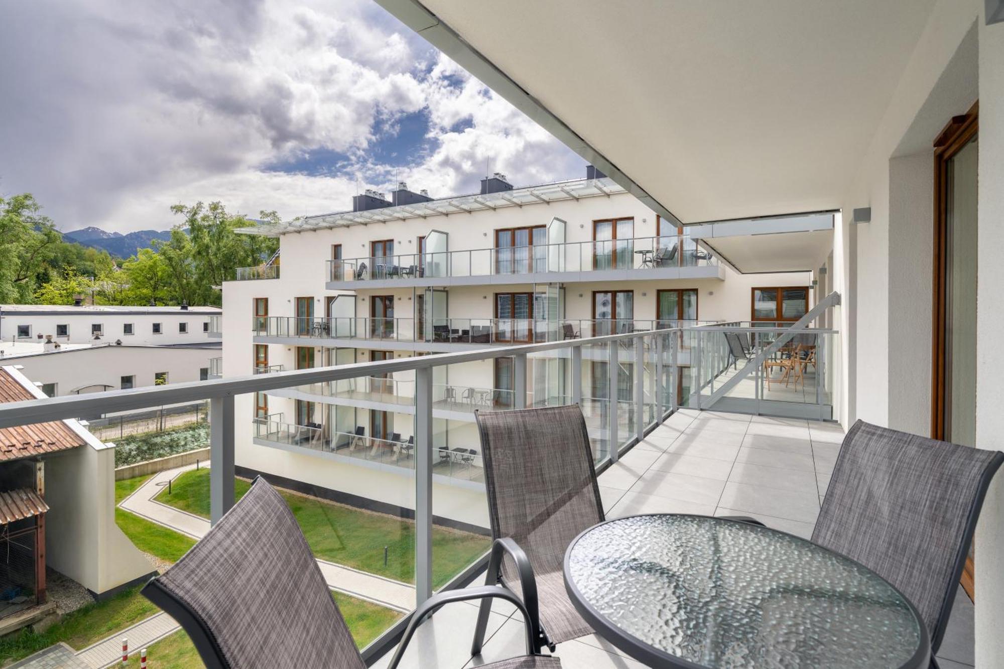 Rentplanet - Apartamenty Zakopianskie ザコパネ エクステリア 写真