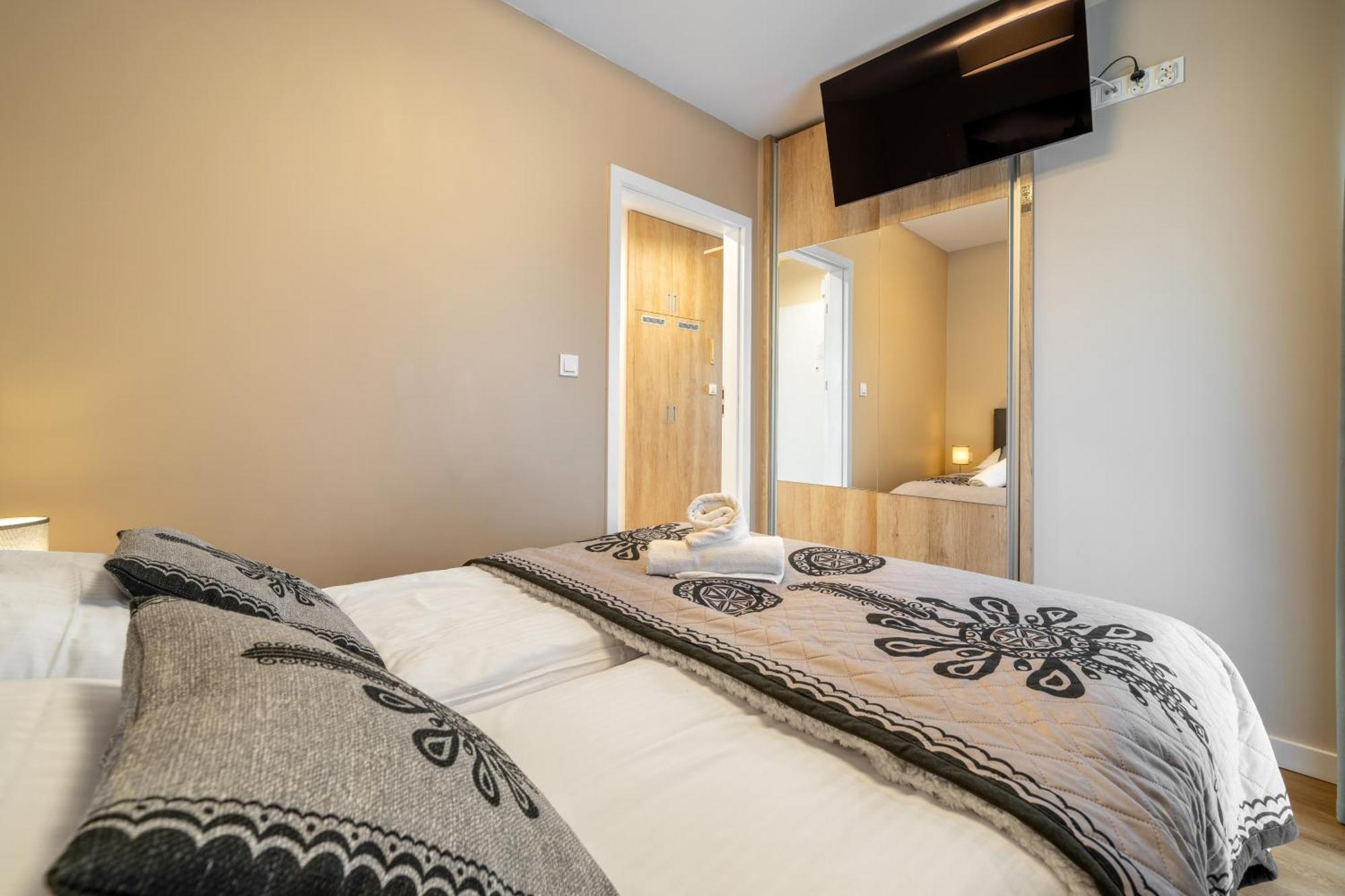 Rentplanet - Apartamenty Zakopianskie ザコパネ エクステリア 写真